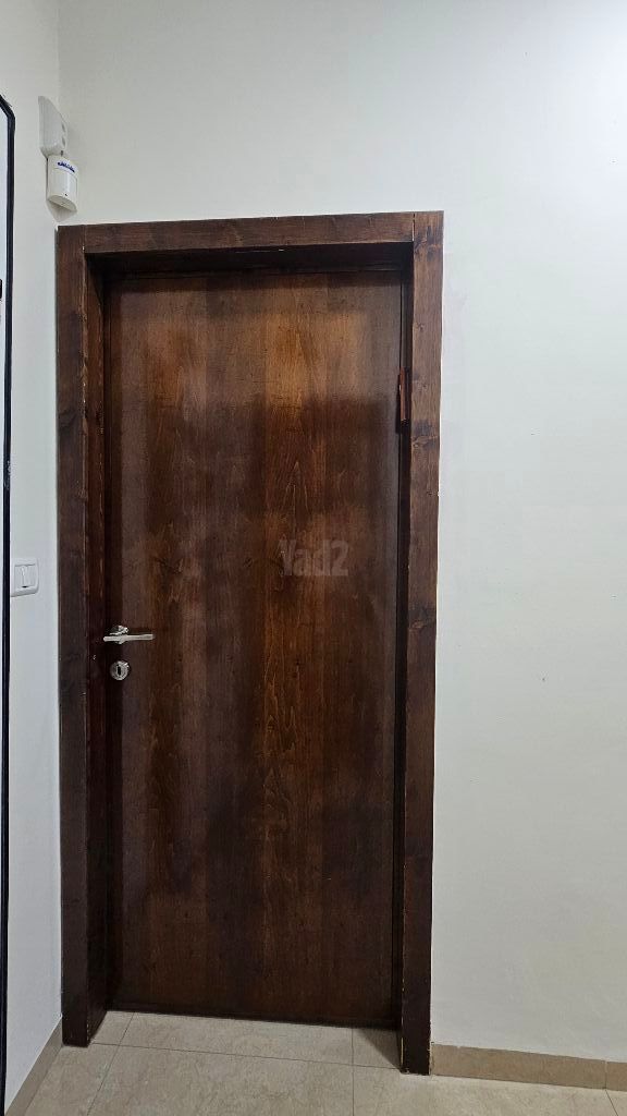 דלתות עץ