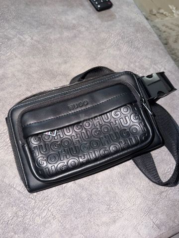 פאוץ׳ HUGO BOSS