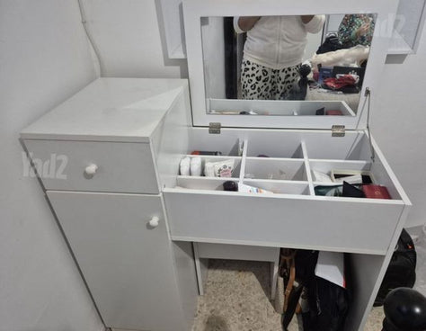 שידת איפור כולל מראה