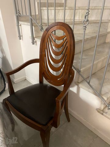 שולחן אוכל