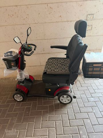 קלנועית 4 גלגלים