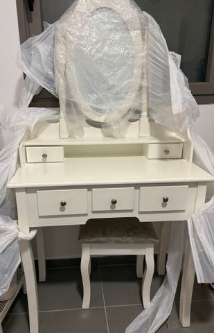 שולחן איפור