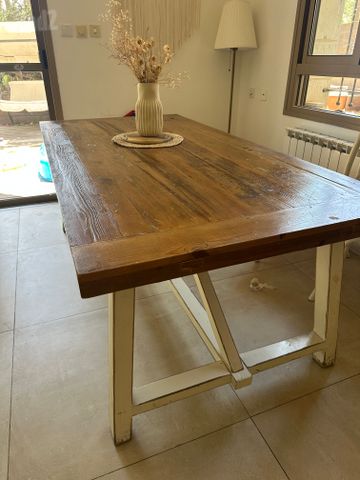 שולחן עץ מלא