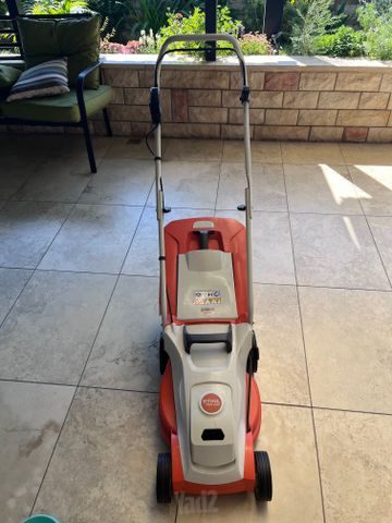 מכסחת דשא Stihl 235