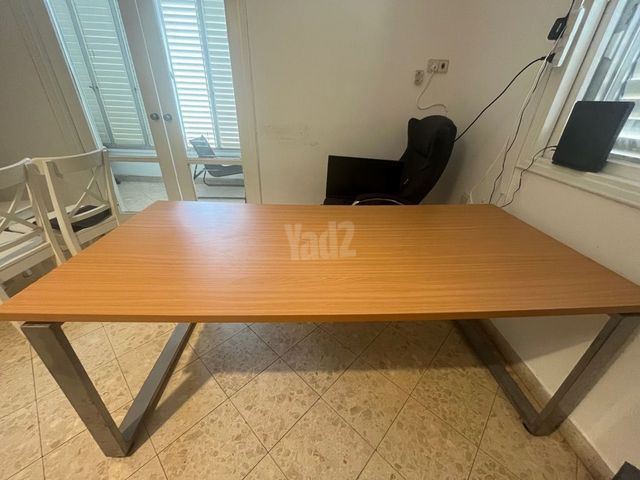 שולחן אוכל