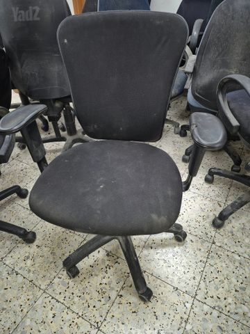 כסאות משרד