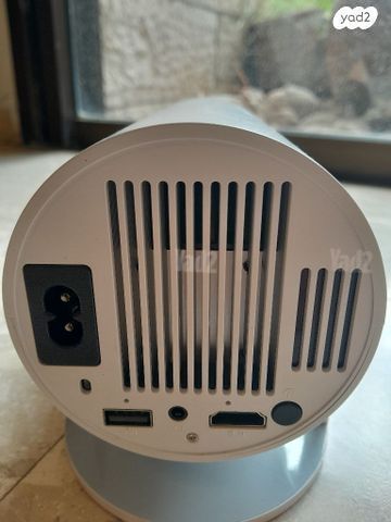 מקרן ULTRA HD PROJECTOR
