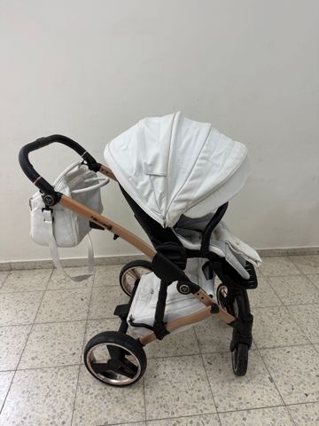 עגלת תינוקות