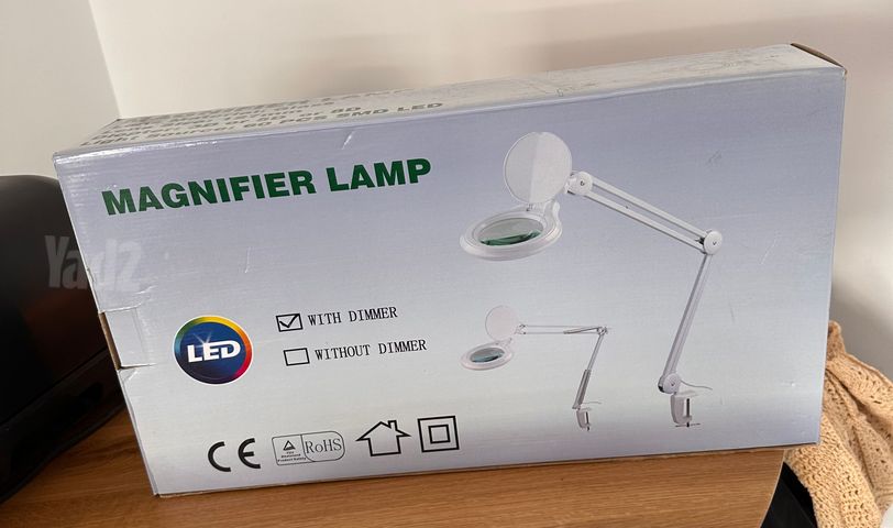 מנורת לופה LED