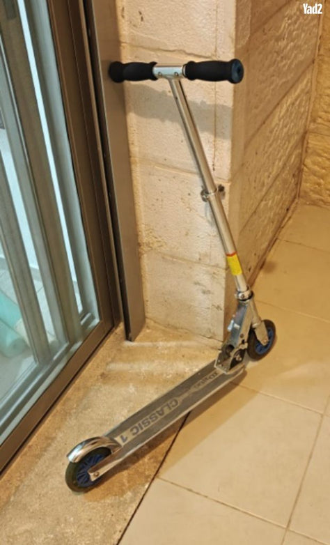קורקינט ג'יי די באג