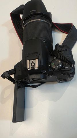 ערכת מצלמה  Canon EOS 850D