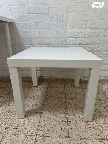שולחן קטן