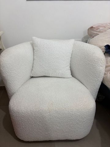 כורסא לחדר ומראה תואמת