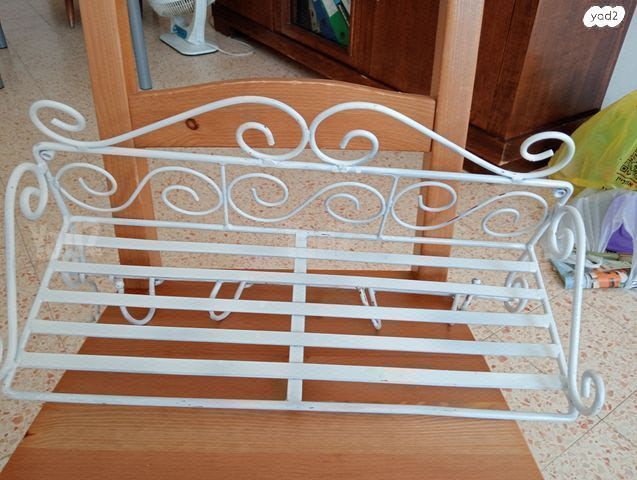 מדף מעוצב