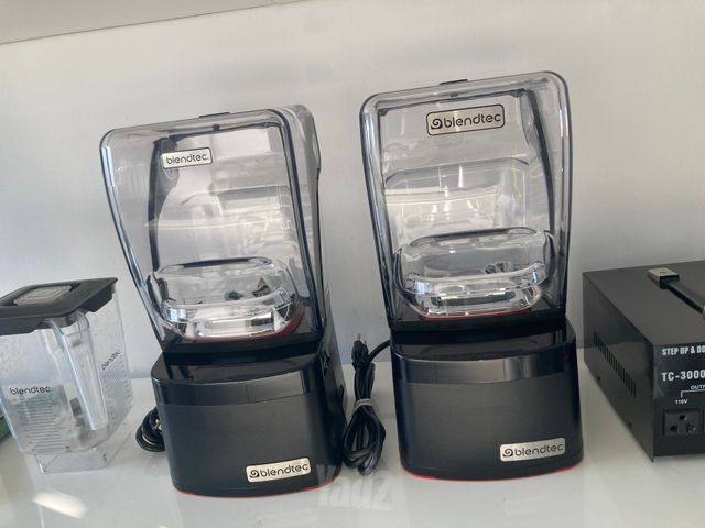2 בלנדרים Blendtec PRO 800