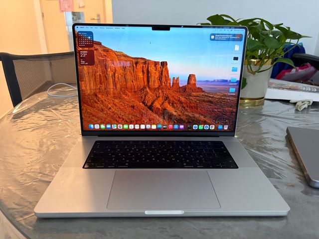MacBook Pro 16 inch m1 pro
