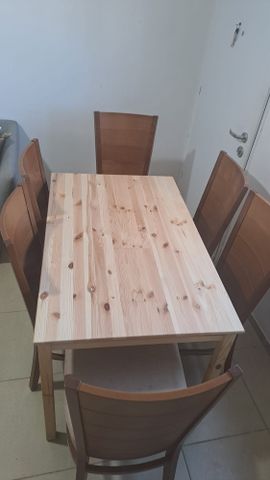 שולחן עץ + 6 כיסאות