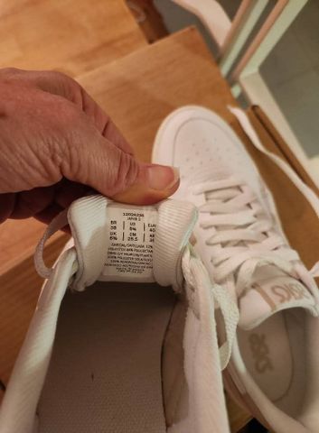 נעלי ספורט Asics