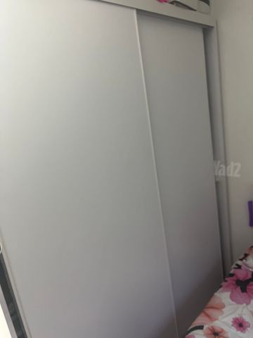ארון יפה ומרווח