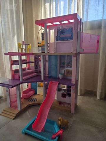 בית בובות Barbie