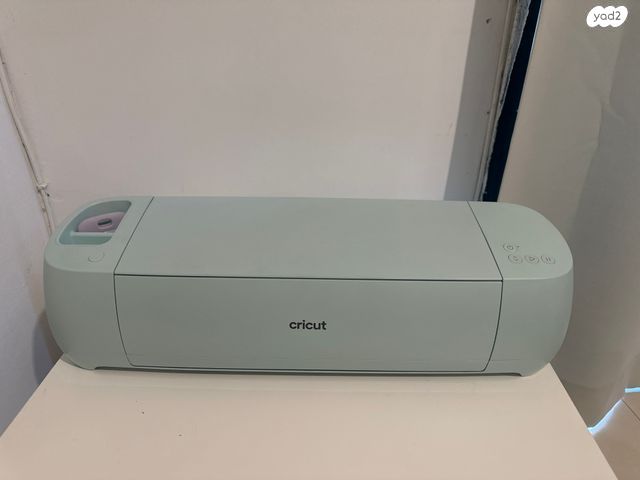 Cricut explore 3 עובדת מצויין