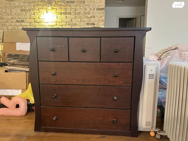 שידה קומודה למסירה