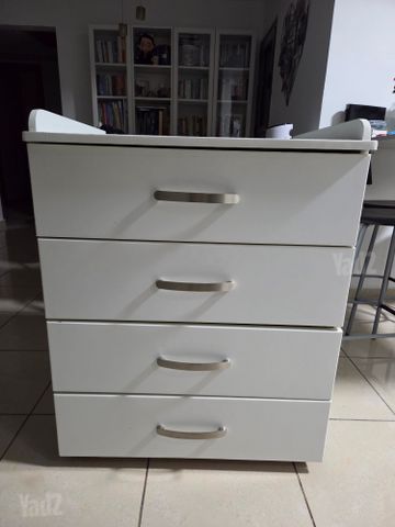 שידת מגירות