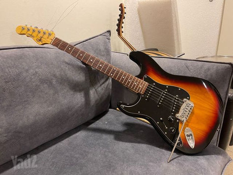 G&L Legacy Tribute שמאלית