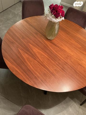 שולחן פינת אוכל עגול יפהפה