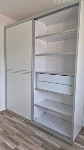 ארון הזזה