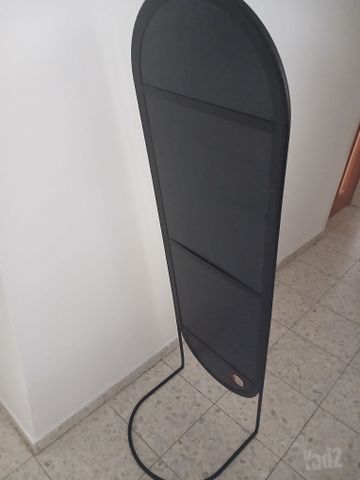 מראה. גוף עם מעמד