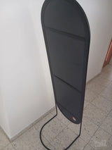מראה. גוף עם מעמד