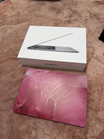 MacBook Pro 13” 2017 i5 8GB