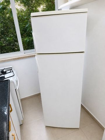 מקרר FRIGIDAIRE