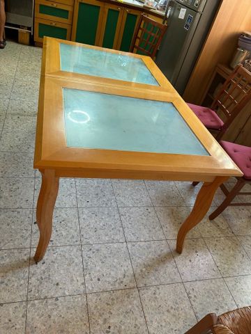 שולחן אוכל