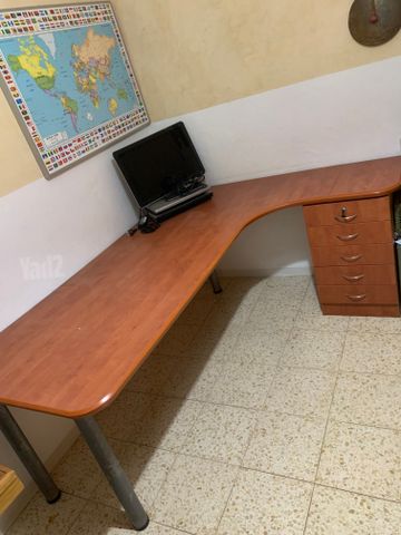 שולחן משרדי