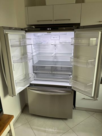 LG fridge with ice maker