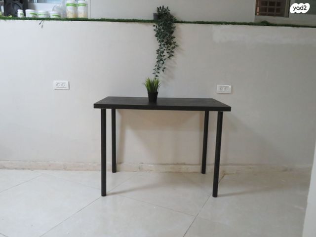 שולחן