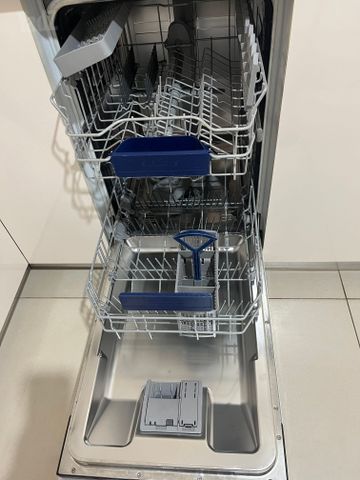 מדיח צר