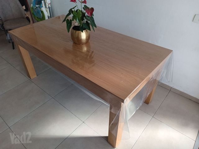 שולחן