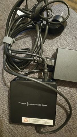 תחנת עגינה Docking Station