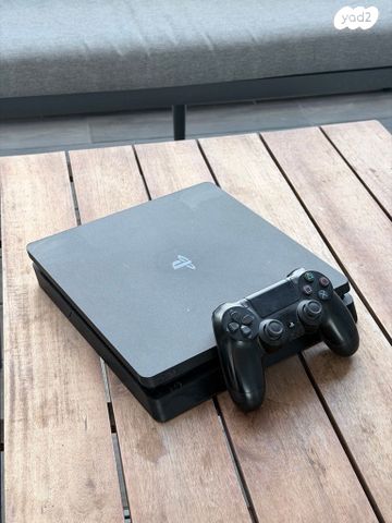 Sony PS4 Slim + שלט + GTA V