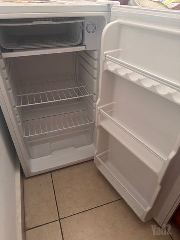 מקרר משרדי