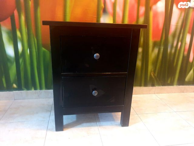 שידה מעץ מלא