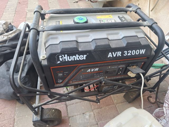 גנרטור AVR 3200w hunter
