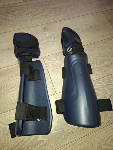 מגני ברכיים וכפפות אגרוף