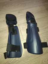 מגני ברכיים וכפפות אגרוף