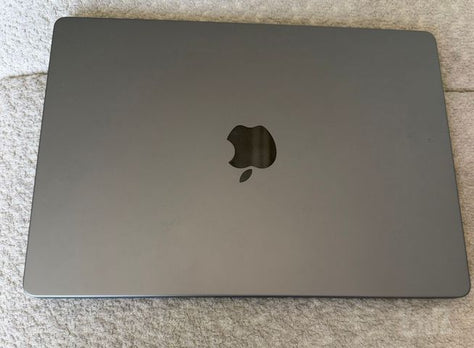 macbook pro M3 2024 14 inch