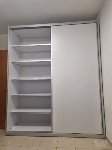ארון הזזה