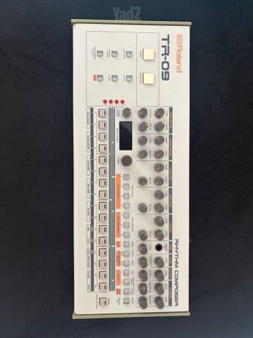 רולנד בוטיק TR-09